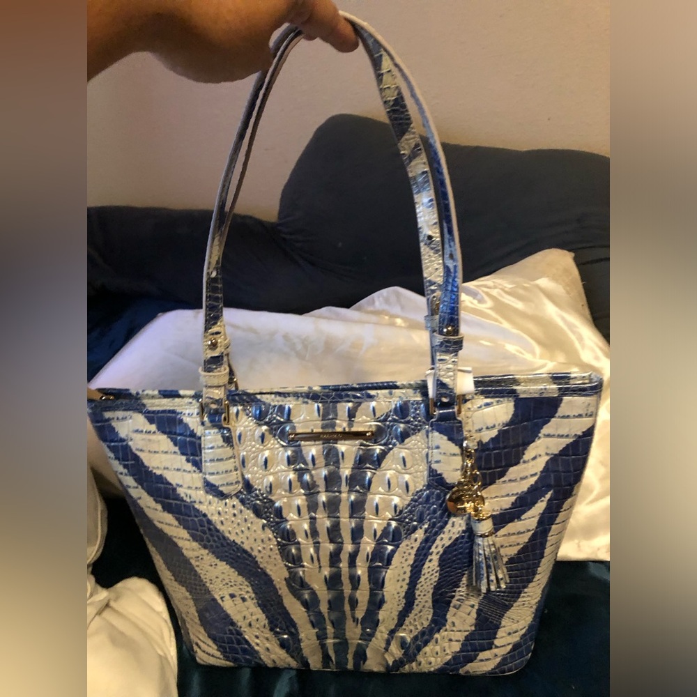 New Brahmin Blue & White Croc-Embossed Leather Tote - Picture 3 of 14